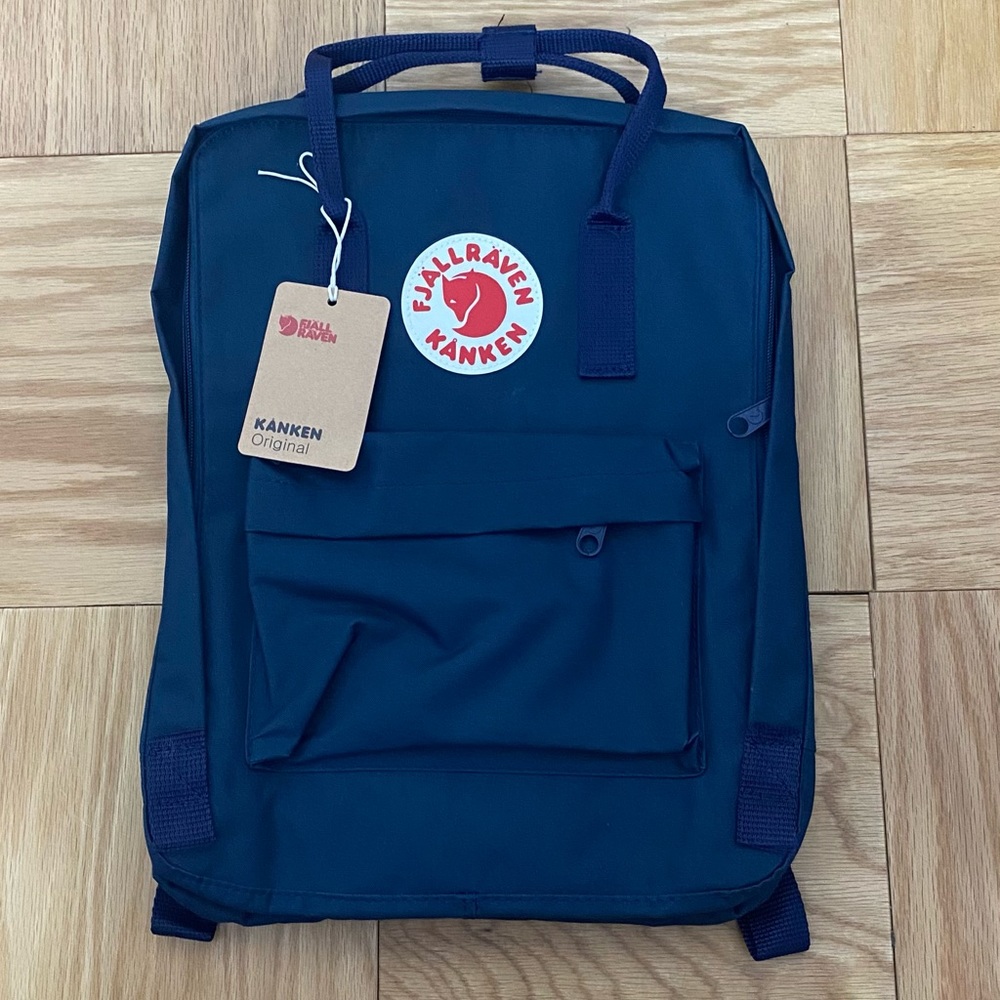 I’m selling three bags. Colors: Royal green, Royal amber, Royal Blue. 3 bags